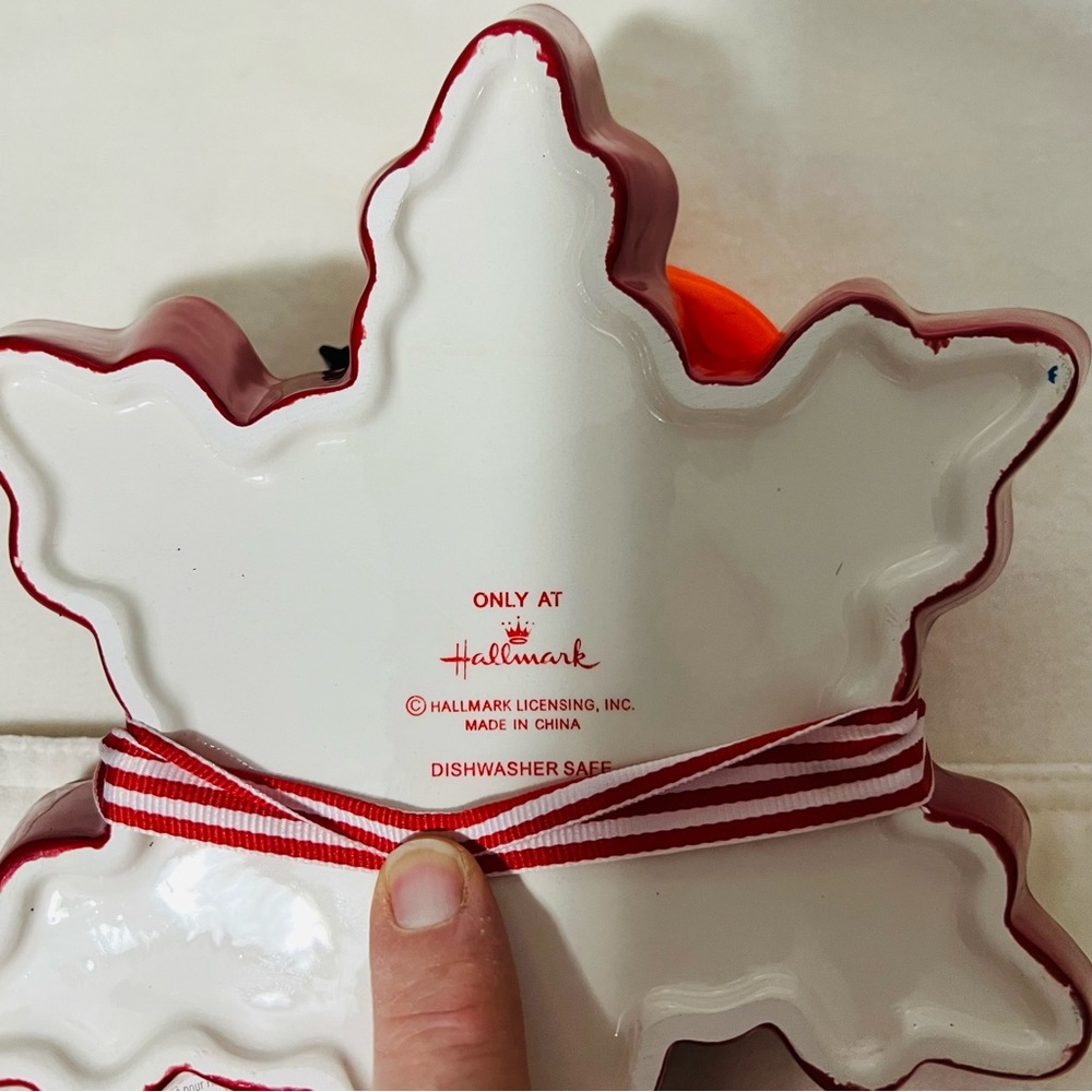 NWT Hallmark Red and White Snowflake Candy Treat Dish - Picture 4 of 6